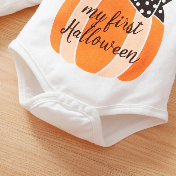 My First Halloween Infant Set - Picture 5 of 6
